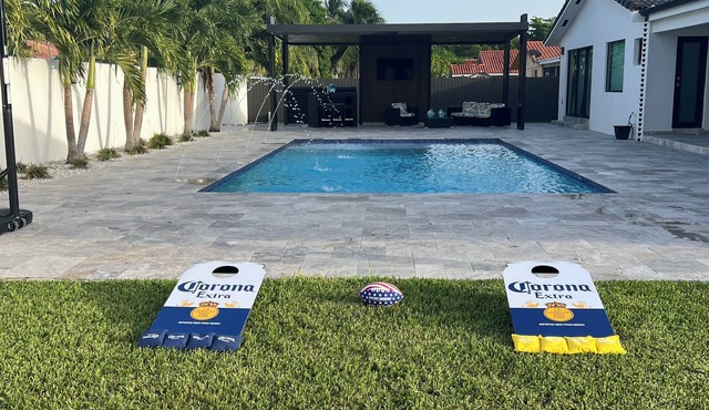 Spacious 5-bedroom Luxury villa with AC and fitness room in fabulous Miami