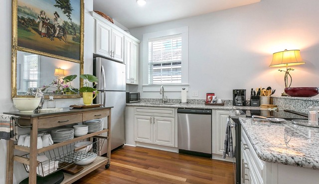 Spacious 5 Bedroom Near Magazine St & Uptown