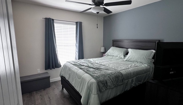 Spacious 5-bedroom Pool Home near Beaches-Hot Tub, Kayaks, Massage Chair