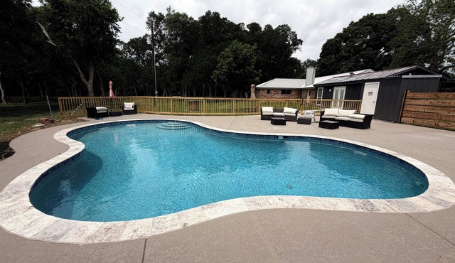 Spacious 5-bedroom Ranch House in Bellville