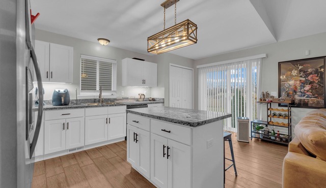 Spacious 5-bedroom Ranch house with WiFi, fitness room in charming Redford