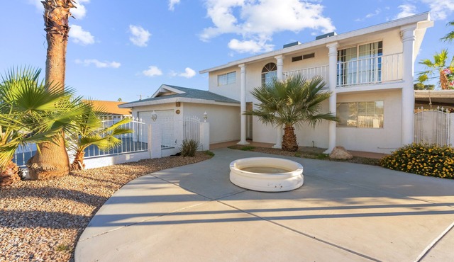 Spacious 5-Bedroom Retreat with Pool – Minutes from the Las Vegas Strip!