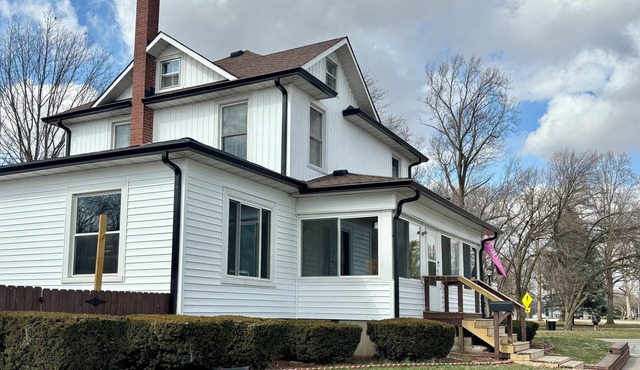 Spacious 5-Bedroom Retreat Steps from the Park in Peaceful Lebanon
