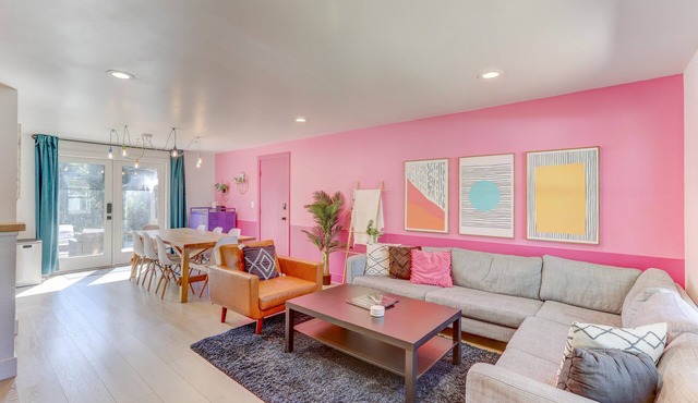 Spacious 5-Bedroom Retreat - Hot Tub - Games