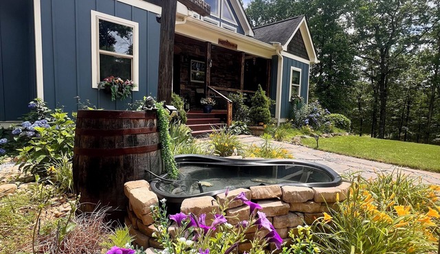 Spacious 5-bedroom rustic retreat on 10 acres in charming Dallas