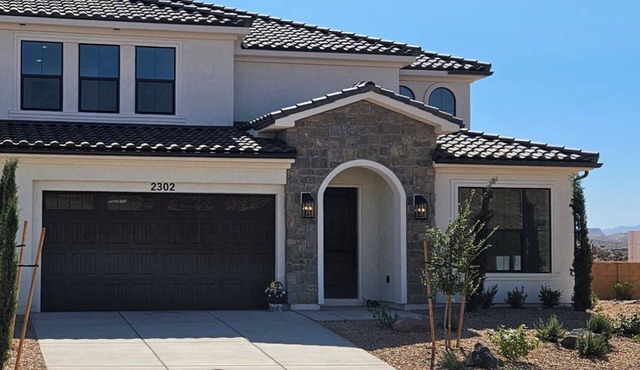 Spacious 5-bedroom townhome with WiFi and AC in Pleasant Washington- sleeps 17!