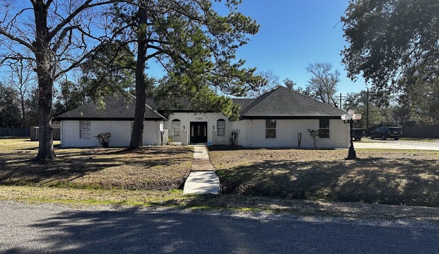 Spacious 5 bedroom home in Bridge City