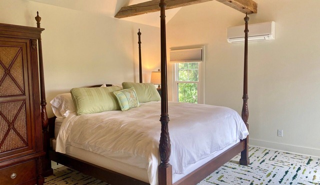 Spacious 5-bedroom farmhouse in charming Cooperstown with WiFi, AC