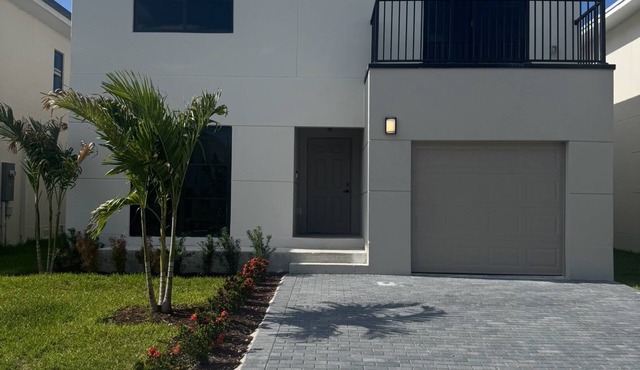Spacious 5-bedroom house near the Florida Keys