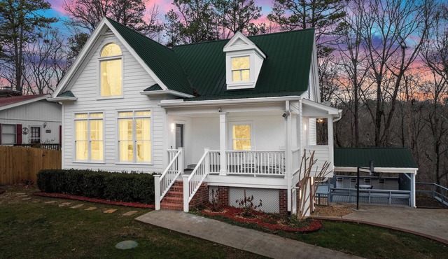 Spacious 5-bedroom house in perfect Gainesville with AC
