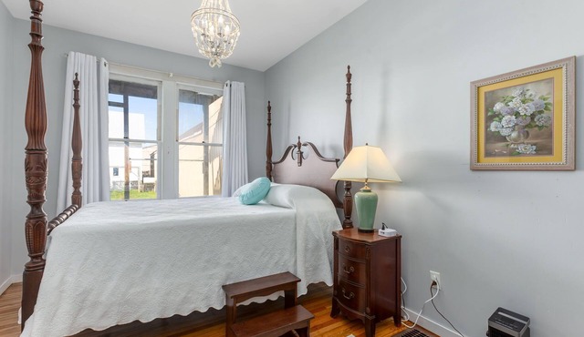 Spacious 5-bedroom house with WiFi, in serene Hughesville