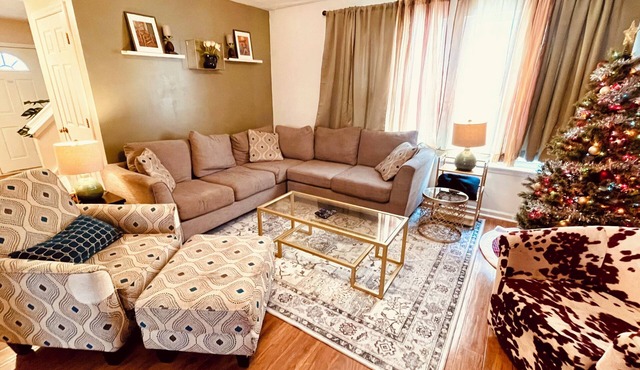 Spacious 5-bedroom house in peaceful NE Indianapolis Subdivision