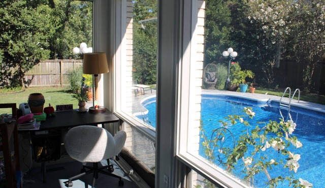 Spacious 5-bedroom house & pool in Little Rock by Pleasant Valley Country Club.