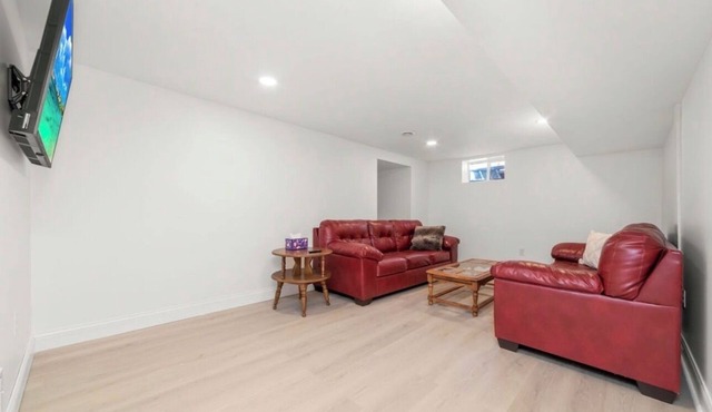 Spacious 5-bedroom house in welcoming Minneapolis with AC