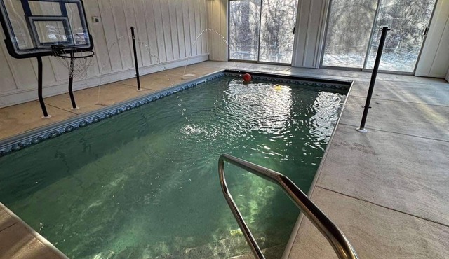 Spacious 5-bedroom house in awesome River Hills with an INDOOR POOL!