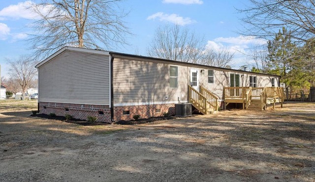 Spacious 5-bedroom mobile home with AC, WiFi in enchanting Rocky Mount