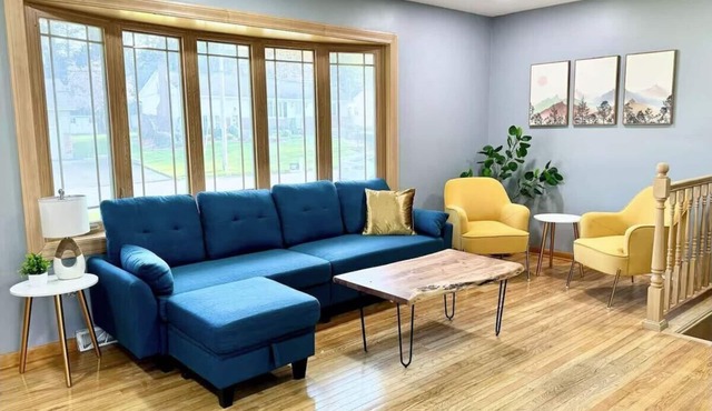 Spacious 5-bedroom house in Schenectady.