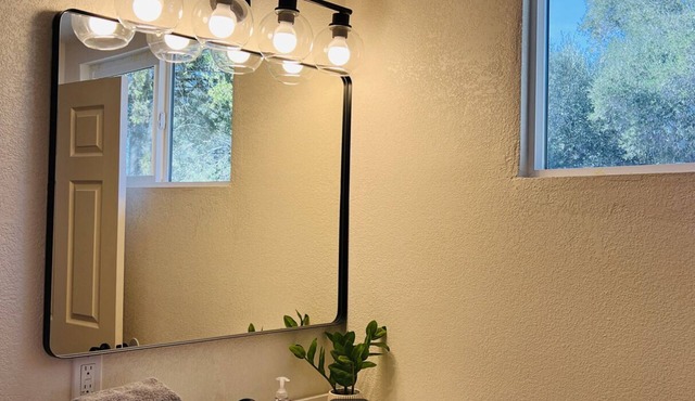 Spacious 5-bedroom house with AC and WiFi in charming Sierra Vista