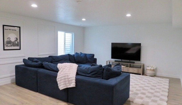 Spacious 5-bedroom house in tranquil Spanish Fork with WiFi, AC