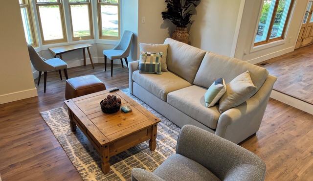 Spacious 5-bedroom farmhouse in lovely Omena, MI with AC, WiFi & lake views
