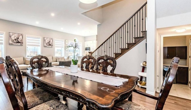 Spacious 5-bedroom villa in perfect Kitchener with AC