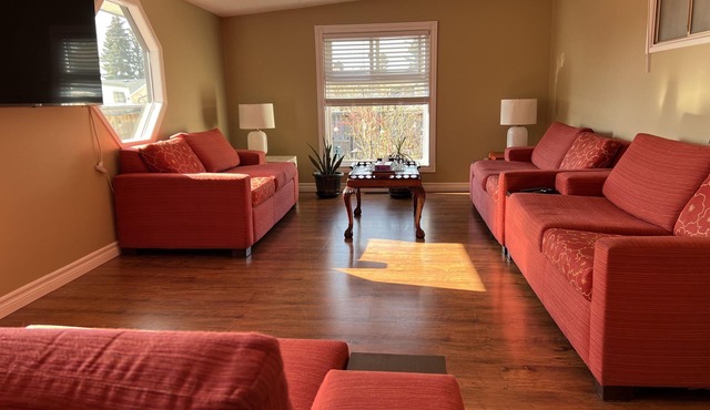 Spacious 5 bedrooms sleep 22