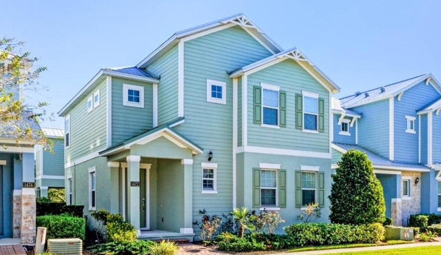 Spacious 5 Bedrrom 5 Bath Home- Private Pool, Full Kitchen, Free Wifi villa