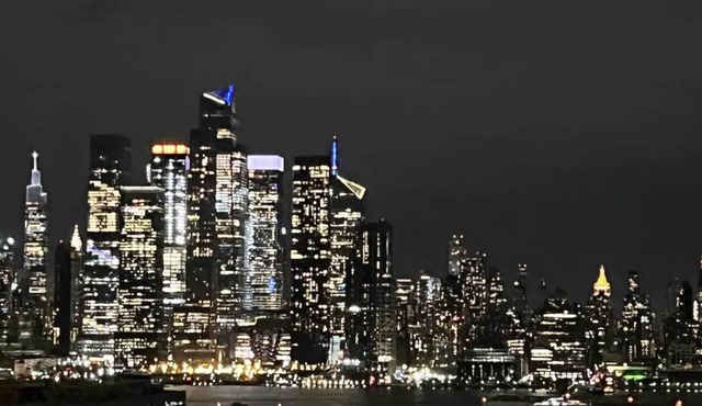 Spacious 5 br 2.5 ba double apartment w/NYC views