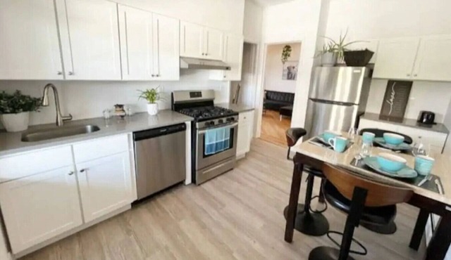 Spacious 5 br 2 and a half bath with NYC views and parking