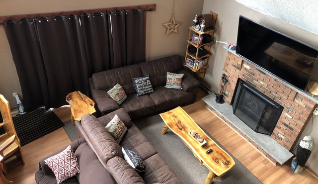 Spacious 5 BR/3 BA Pocono Chalet game room in the Hideout