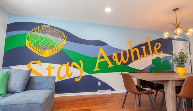 Spacious 5-BR, Game Room, Fire Pit, Hot Tub, 2.5mi from ND