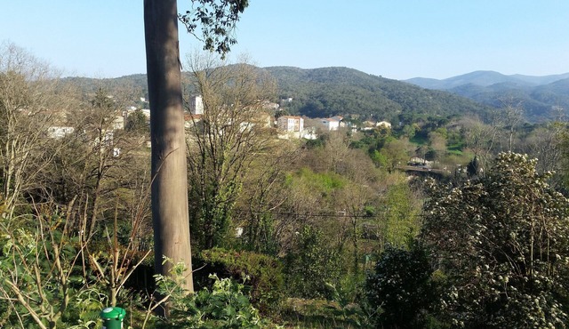 Spacious 5-bedroom villa in enchanting Maureillas-las-Illas with WiFi