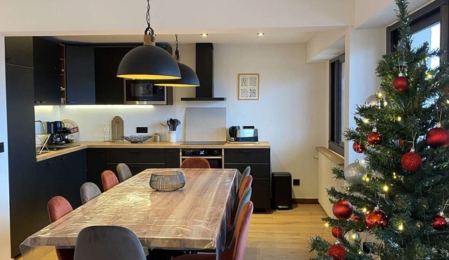 Spacious 5-room apt for 10 at L'Alpe d'Huez, near slopes and shops