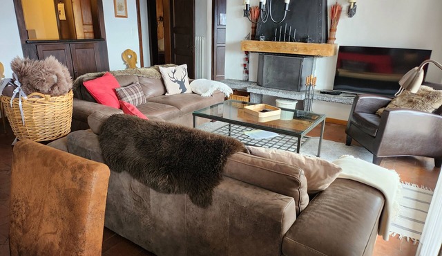 Spacious 5-rooms apt in Chalet Valhalla, great location and fantastic view