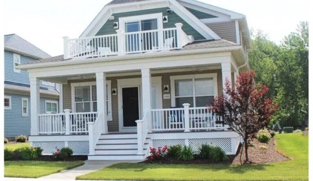 Spacious 5-bedroom/4.5 bath house in the charming Bay Point Resort and Marina.