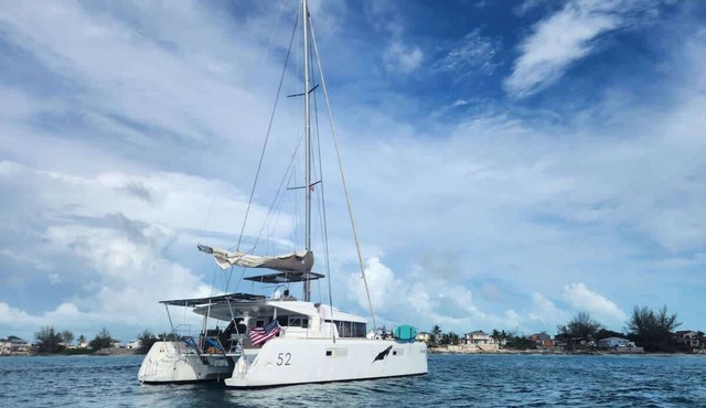 Spacious 52 ft Catamaran for Dockside Stay