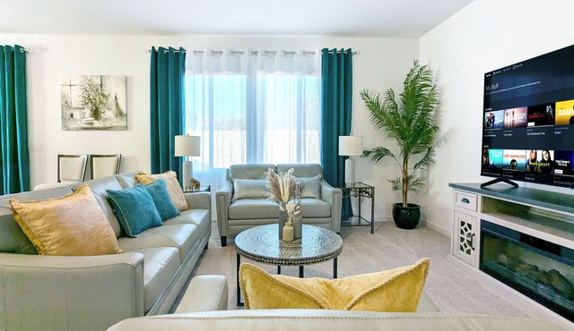Spacious 5B4B Single Story home @ EV Charger & Pool Table @ 10 Mins to Strip!