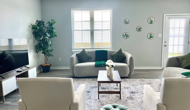 Spacious 5BD 5.5BA house in the Heart of Richmond