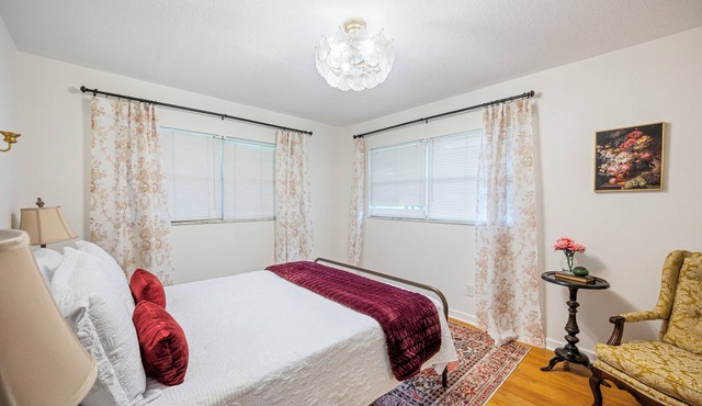 Spacious 5bd Oasis in Lakeland w/Pool & Event Space + Full Gym