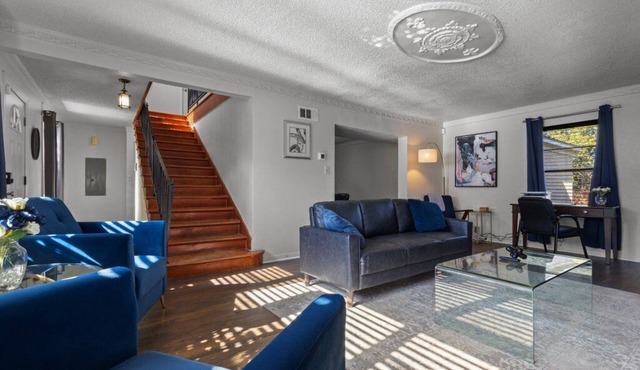 Spacious 5BR 3 miles to Downtown Dallas & Deep Ellum Sleeps 16