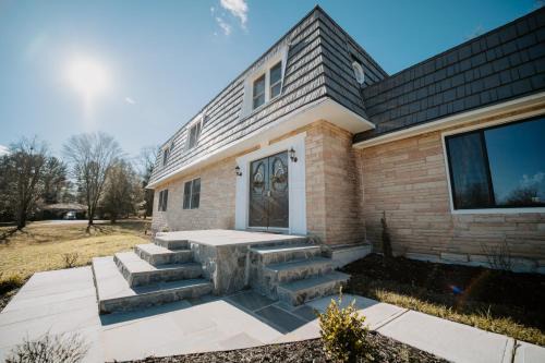 Spacious 5BR 3BA Free Parking Minutes to DC with Pool