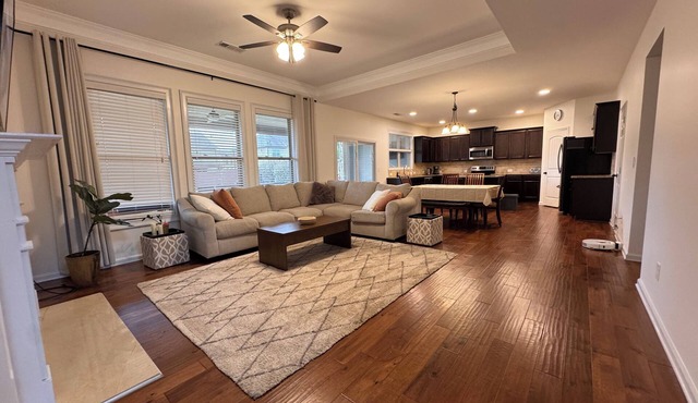 Spacious 5BR/3BA Near Hamilton Mill & Mall of Georgia