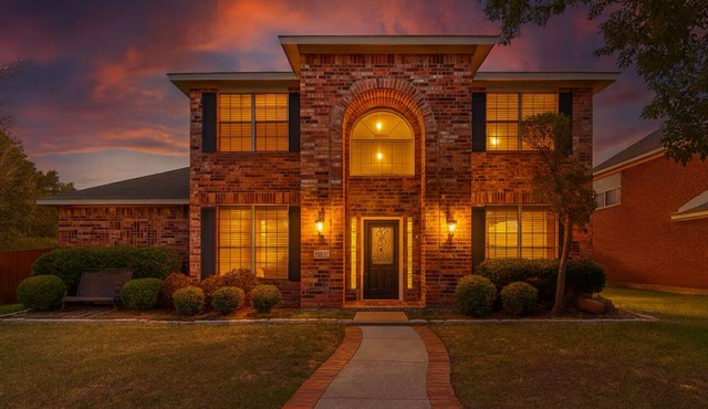 Spacious 5BR Allen Retreat BBQ Yard 2 TV Lounges Modern & Fully Equipped