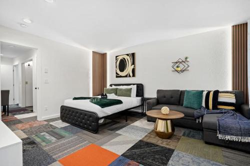 Spacious 5BR Coastal Retreat - 8 Beds Beach & Golf - Old