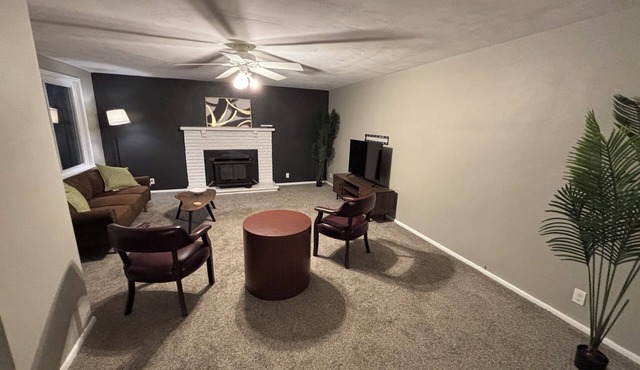 Spacious 5BR Entire Home w/Private Studio - Sleeps 10