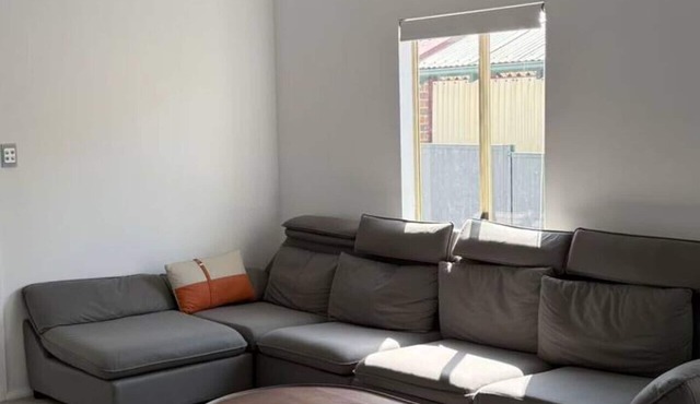 Spacious 5BR Family Haven in Kingsgrove for 12ppl