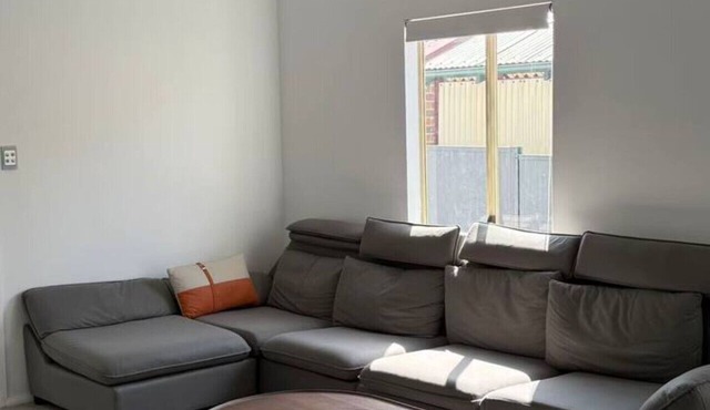 Spacious 5BR Family Haven in Kingsgrove for 12ppl