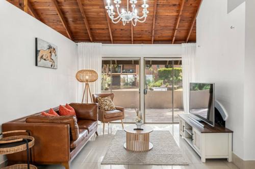 Spacious 5BR Family Home in Upper Mount Gravatt