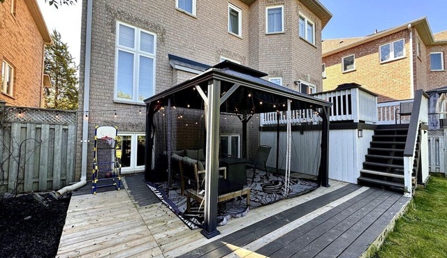 Spacious 5BR Firepit, Free Parking, Near Airport