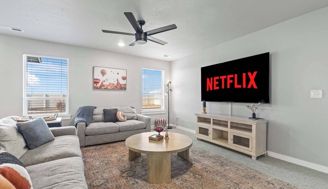 Spacious 5BR - Gamer Room - Hot Tub & Basketball